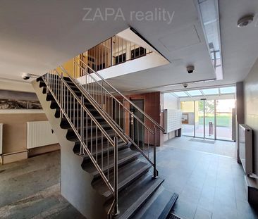 Pronájem bytu 2+kk 53 m², Kukelská , Praha Hloubětín - Photo 1