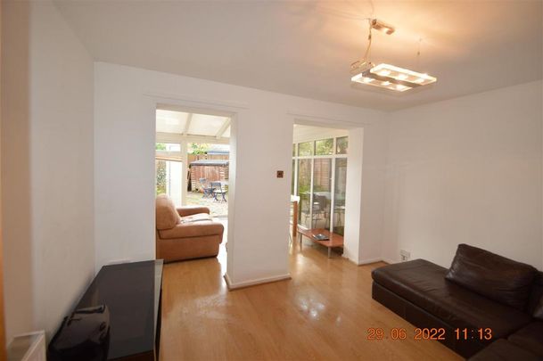 4 bedroom house to rent - Photo 1