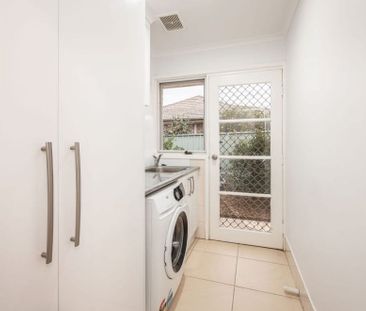 Freshly Renovated Family Home! - Photo 4