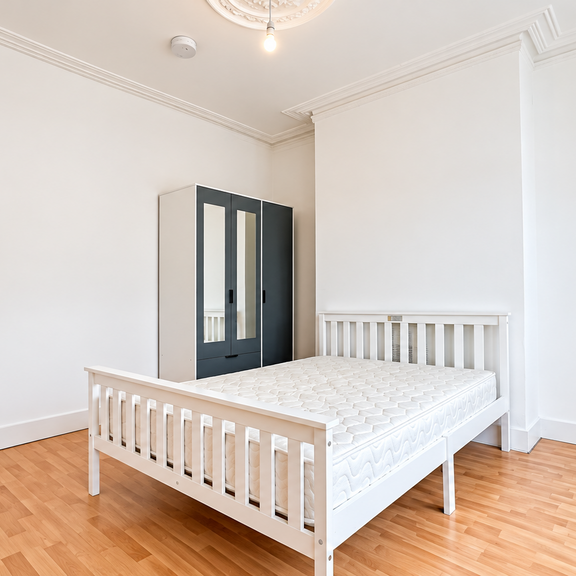 1 bedroom in a house share to rent - Photo 1