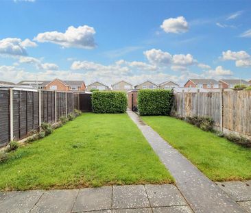 4 bedroom detached house to rent - Photo 1