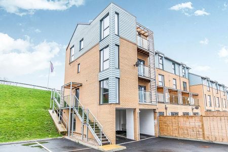 2 bedroom end of terrace house to rent - Photo 3