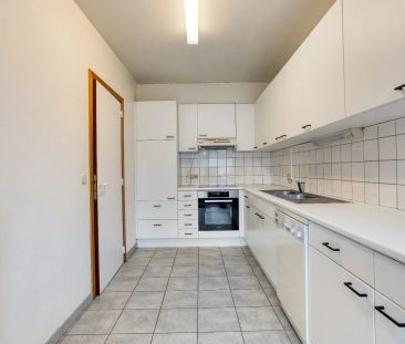 Ruime duplex (144m²) te huur centrum Halle, met 2 slpks, terras en ... - Photo 2