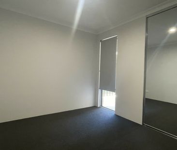 Two Bedroom Dual Living Property! - Photo 2