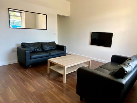 24 Victoria Street, Huddersfield, HD5 - Photo 2