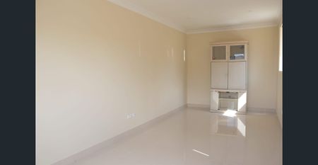 BEAUTYFUL 3 BEDROOM GRANNY - Photo 2