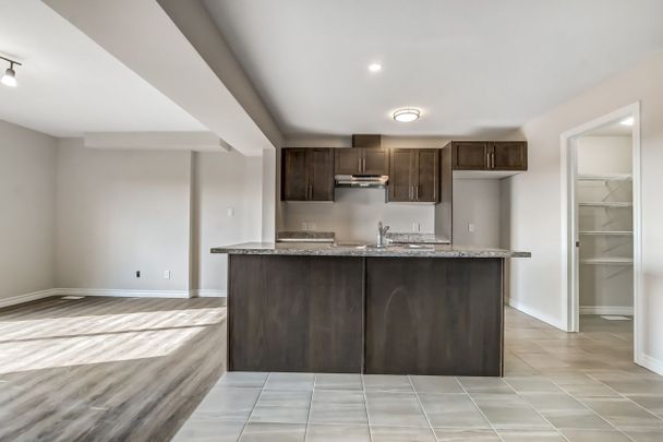 For Lease - 345 KENNINGTON Way, London South, Ontario - Photo 1