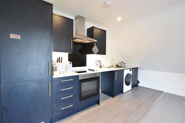 248 Cobham Road, Fetcham, Leatherhead - Photo 1
