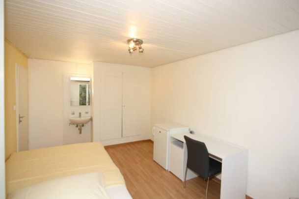 Möbliertes Einzel- oder Doppelzimmer direkt beim Bahnhof Rupperswil - Photo 1