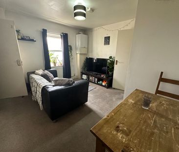 1 Bed Flat, Uxbridge Road, W12 - Photo 2