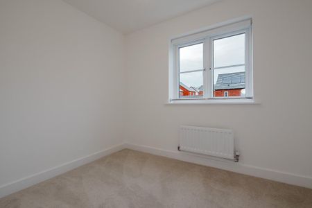 4 bedroom detached house to rent - Photo 3