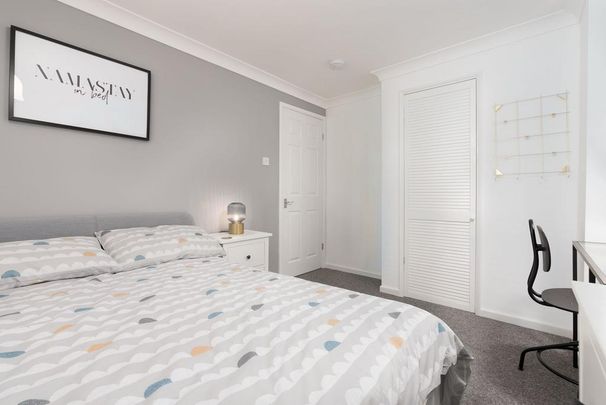 5 bedroom semi-detached house to rent - Photo 1