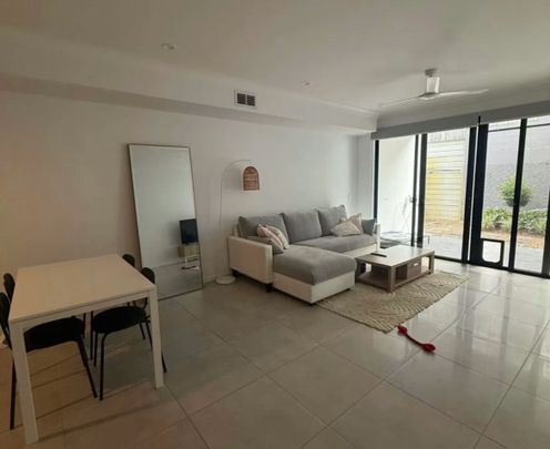 Arana Hills - Photo 1