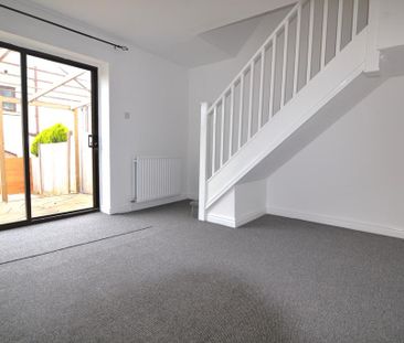 2 bedroom terraced house to rent - Photo 1