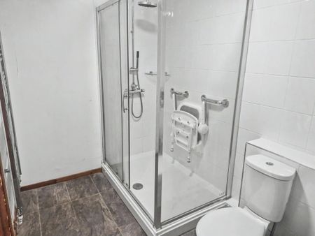 1 bedroom ground floor flat to rent - Photo 4