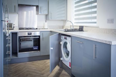 3 bedroom flat to rent - Photo 4