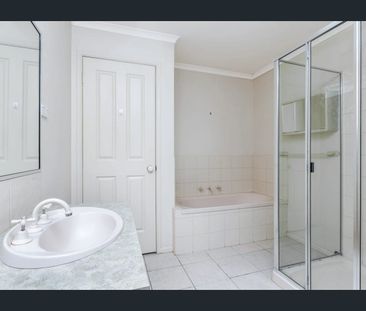 10 Baden-Powell Place, Strathdale, Vic 3550 - Photo 4