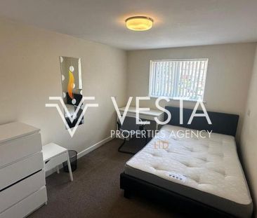 6 bedroom terraced house to rent - Photo 3