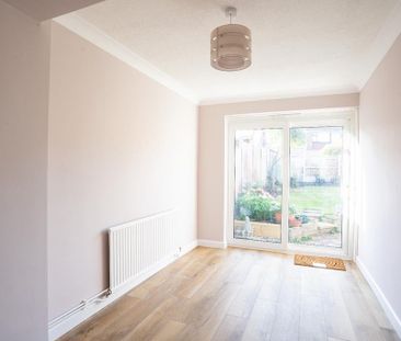 3 bedroom semi-detached house to rent - Photo 4