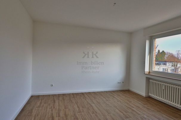 Schönes Apartment in einem ruhigen und gepflegten Mehrfamilienhaus mit einem modernen Bad. - Photo 1