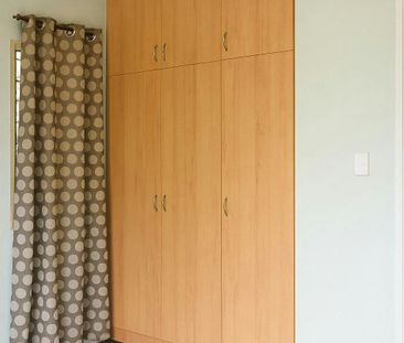 FAMILY HOME IN DESIRED SUBURB! - Photo 4