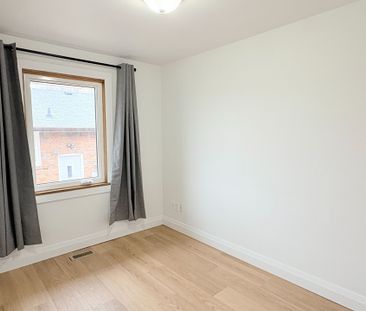 For Lease - 98 Benshire Drive Unit# Main, Toronto, Ontario - Photo 3