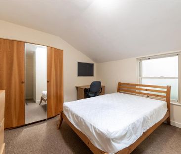 4 bedroom apartment to rent - Photo 6