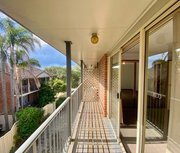 1/202 Brunker Road, Adamstown - Photo 1