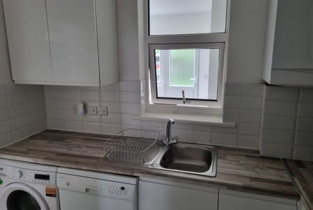 Lovely room available near Middlesex University - Photo 4