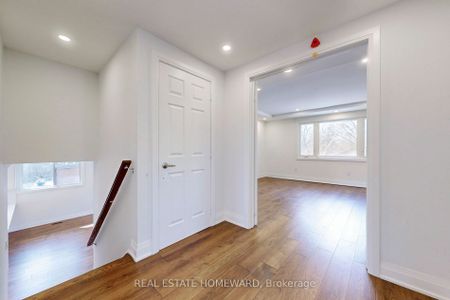 Detached Home For Lease | N8140218 - Photo 2