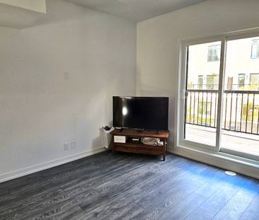 For Lease - 10 Spruce Pines Crescent Unit# Room2, Toronto, Ontario - Photo 1