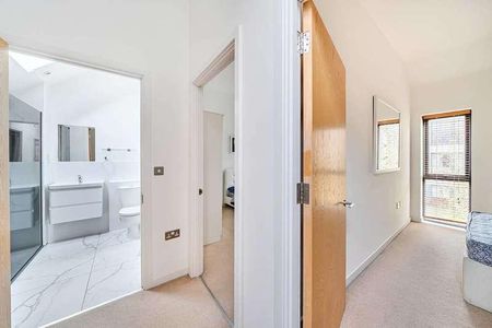 Leverton Close, Wood Green, N22 - Photo 3