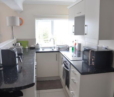 2 bedroom ground floor flat to rent - Photo 6