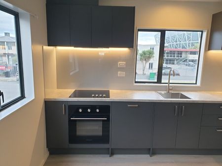 THREE BEDROOM APARTMENT – SINGLE GARAGE - Photo 5