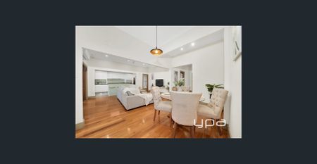 PRIZED SOUTH SIDE POCKET! - Photo 5