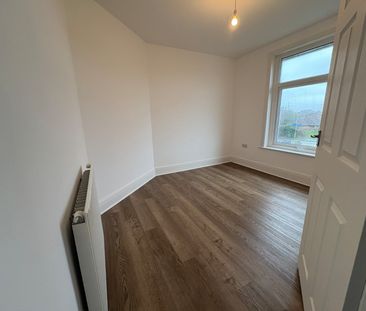 2 bedroom semi-detached house to rent - Photo 2