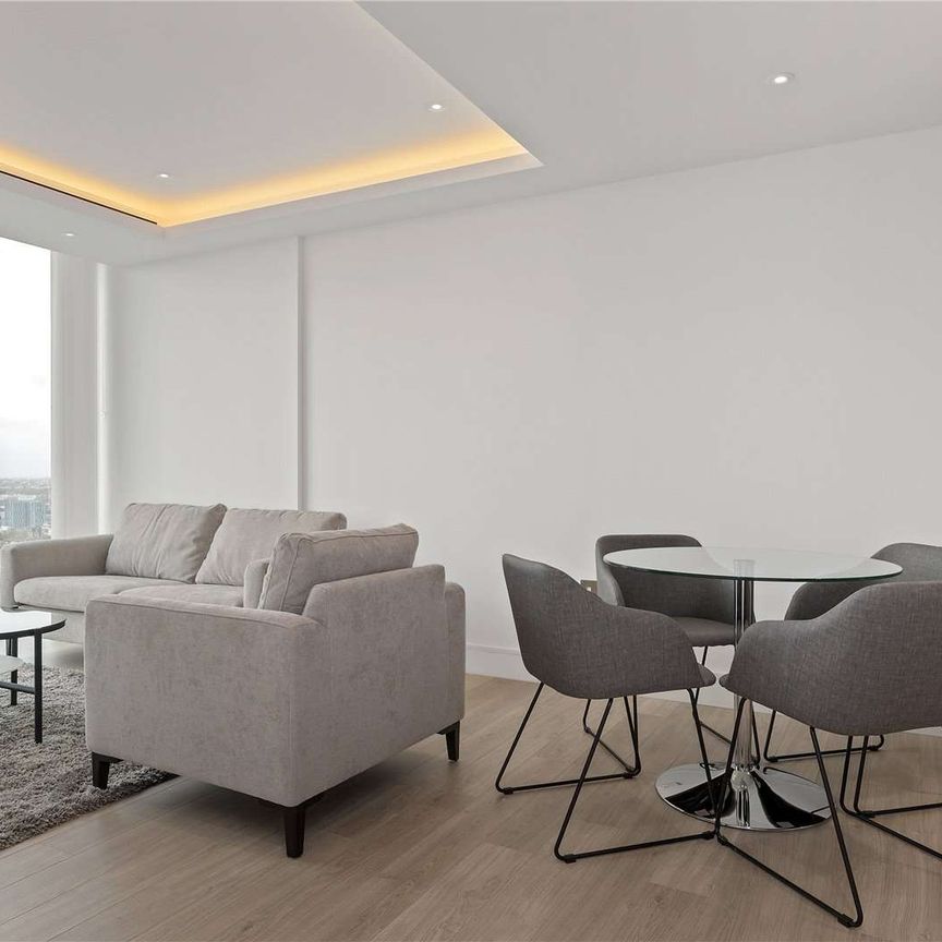 Furnished 2 bed on the 30th floor of Carrara Tower, part of the highly anticipated 250 City Road. - Photo 1