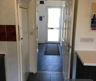 6 bedroom terraced house to rent - Photo 1