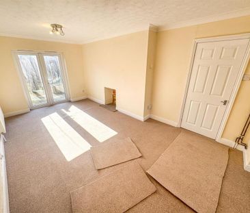 3 bedroom semi-detached house to rent - Photo 2