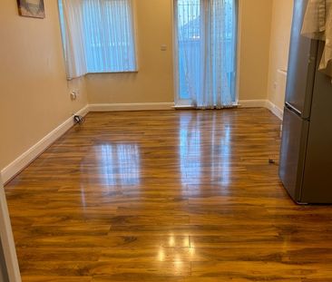 2 Bed Flat, Swale House, IG1 - Photo 6