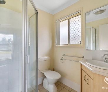 Renovated Spacious Family Home in Quiet Cul-de-Sac - Photo 2