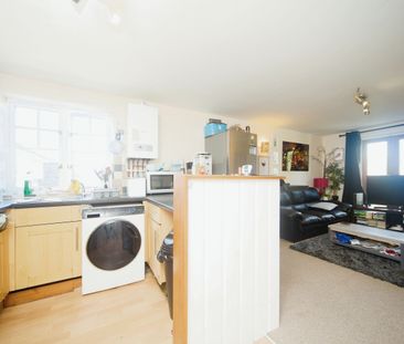 2 BEDROOM FLAT - GLENDINNING AVENUE, DT4 7QF, Weymouth - Photo 4