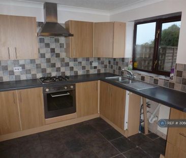 2 bedroom semi-detached house to rent - Photo 5