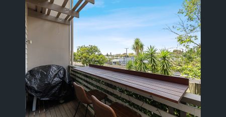 3 level townhouse with city views - Photo 5