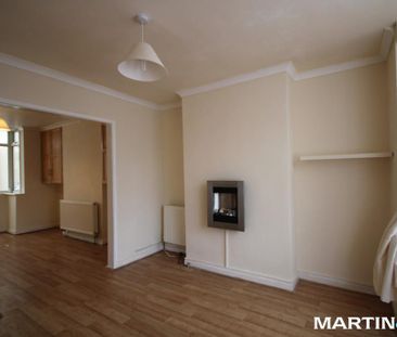 3 bedroom semi-detached house to rent - Photo 3