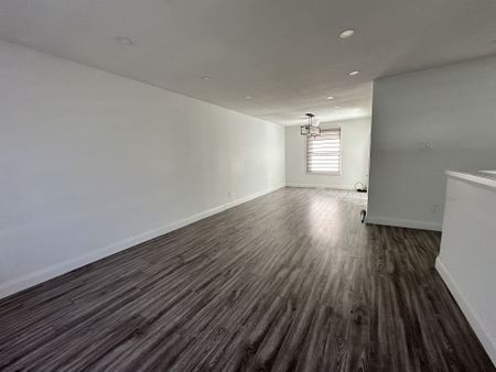 For Lease - 582 Elliott Crescent, Milton, Ontario - Photo 3