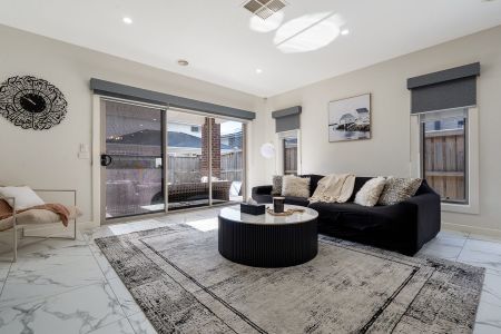 Modern Family Home - Photo 4