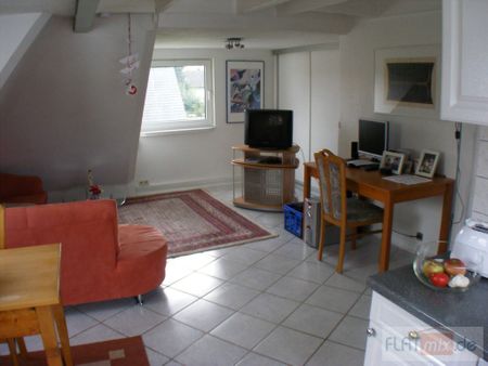 FLATmix.de / Komplett möbliertes 2-Zi-DG-App.in ruhiger Lage mit Weitblick ins Grüne - Photo 2