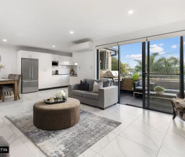 MGM MARTIN - TWO BEDROOM APARTMENT - Photo 5