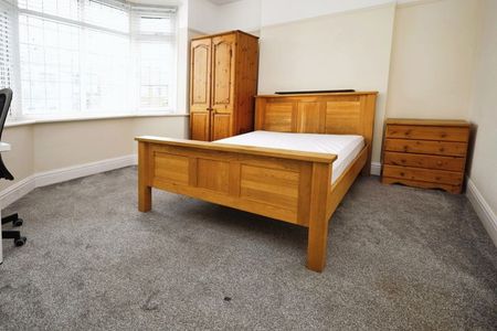 Student House, Charminster - Photo 4